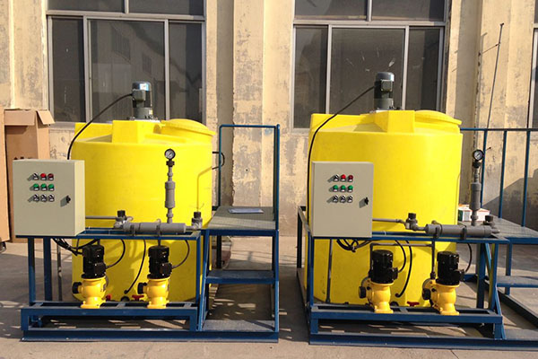 PE加藥箱,PE加藥箱攪拌機(jī)